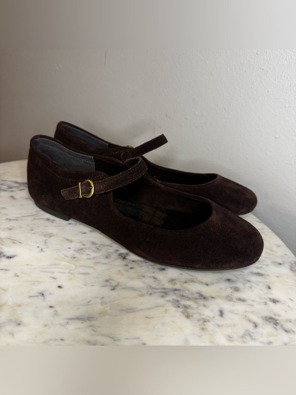 Born Mary Jane Shoes Size 7.5 M Suede
Brown leather